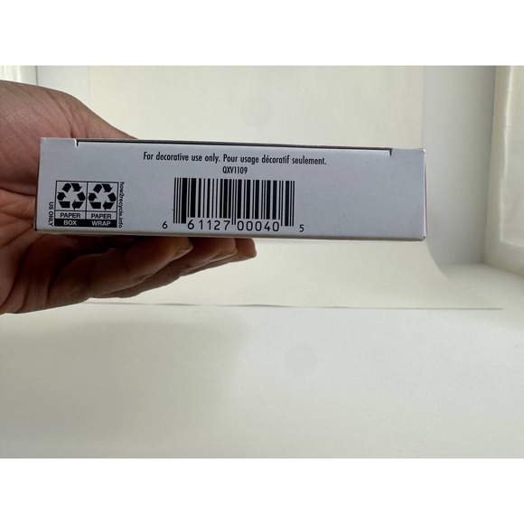 Hallmark Keepsake Christmas Ornament The Legend of Zelda Gold Game Cartridge - Picture 6 of 9